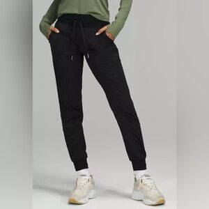Lululemon Dance Studio Mid-Rise Jogger Pants In Black Size 4